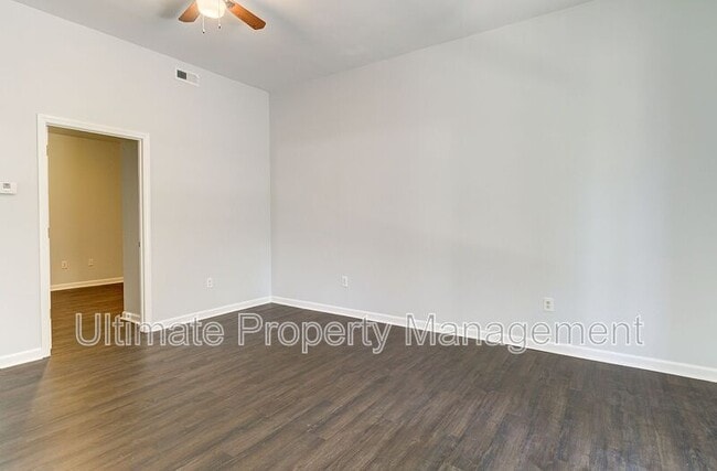 Building Photo - 5746 Marguerite Dr