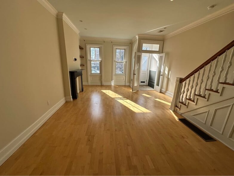 Building Photo - 2213 Federal St