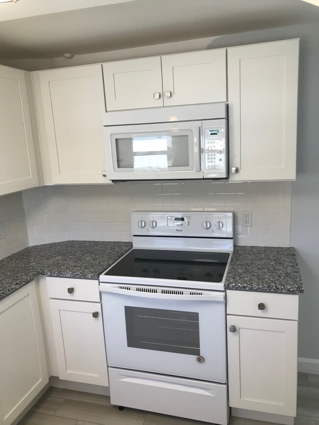 Building Photo - 264 Broad St