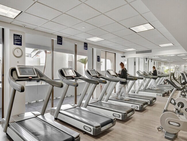 Building Photo - 19707 Turnberry Way