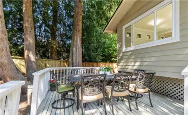 Building Photo - Beautifully refreshed gem with 4 beds and ...