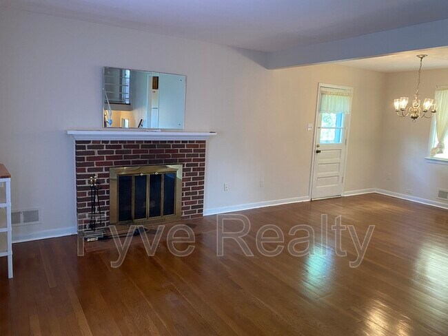 Building Photo - 2125 McKay St