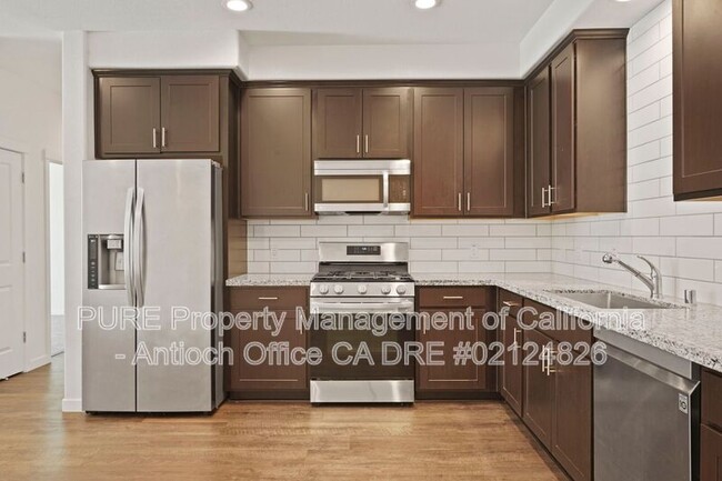 Building Photo - 2600 Wildflower Sta Pl
