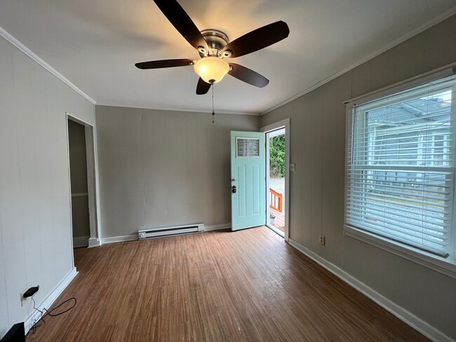 Building Photo - 130 Reid St