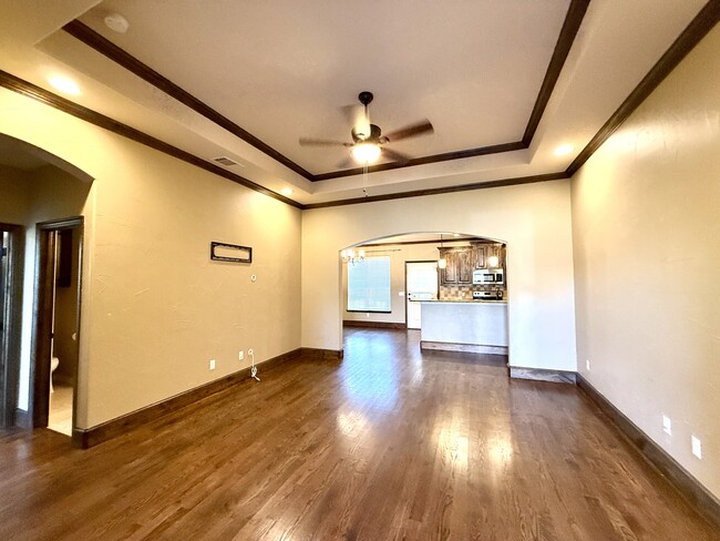 Building Photo - 414 Hidden Path