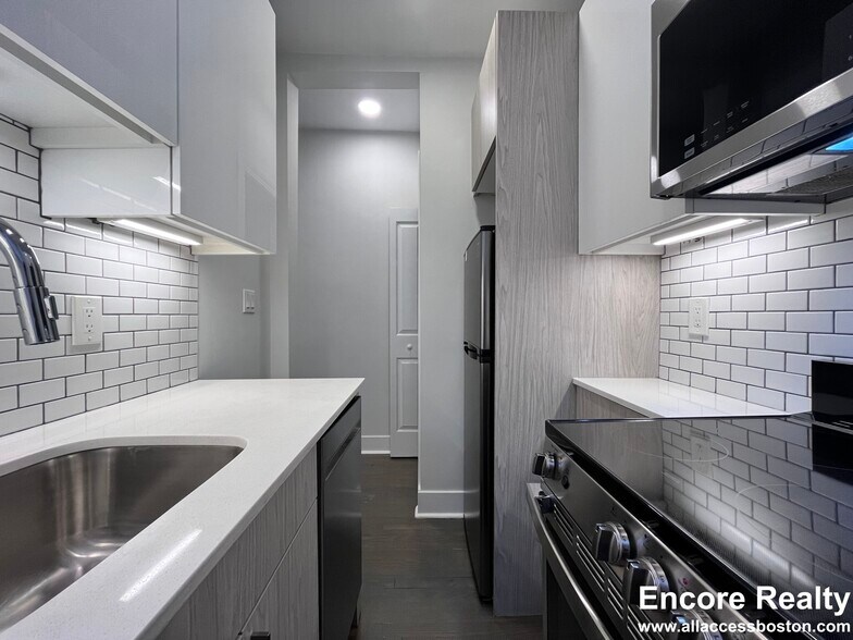 Building Photo - 110 Park St