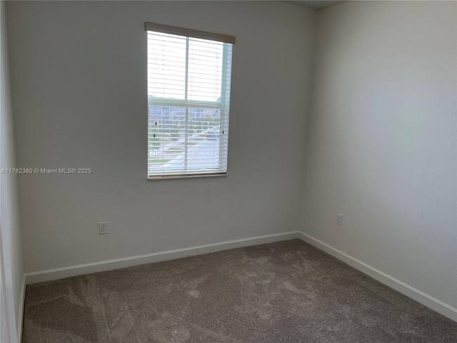 Building Photo - 2303 NW 131st Cir