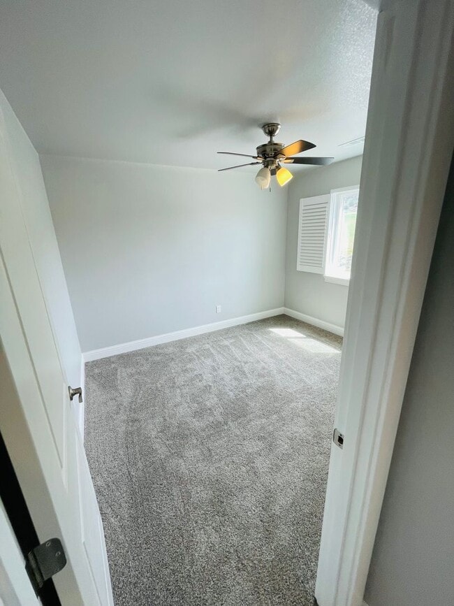 Building Photo - Entertainers delight, 3bdrm 2.5 bath home ...