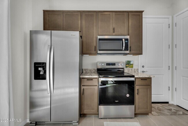 Building Photo - 866 W Flatiron Trl