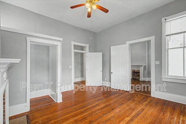 Building Photo - 402 E Park Ave