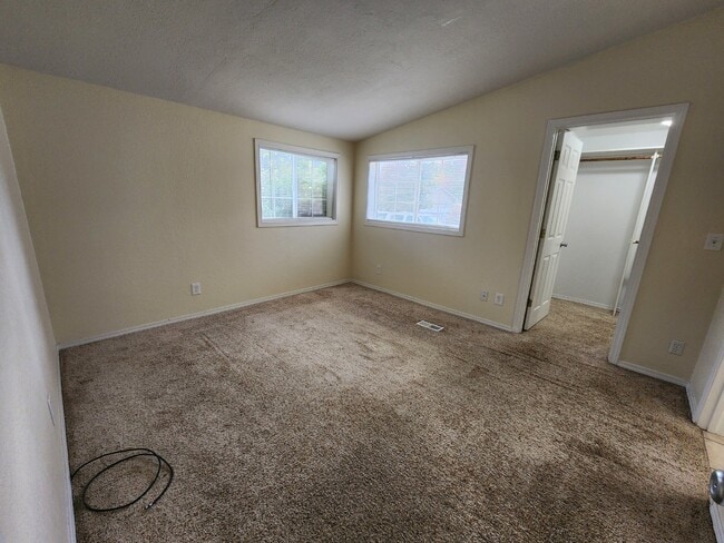 Building Photo - 3BR, 2BTH in Hayden