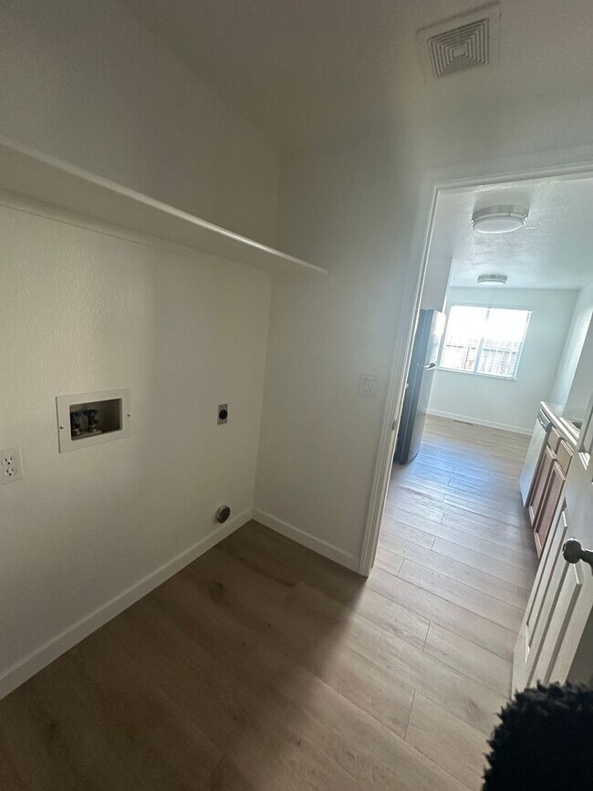 Building Photo - 3954-3958 Village Dr