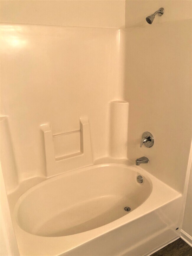 Building Photo - 82 Roseberry Cir