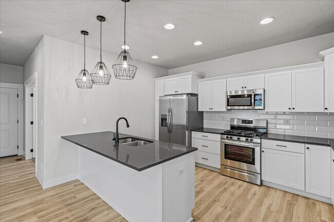 Building Photo - Perfectly designed 5-bedroom, 3-bath single family home