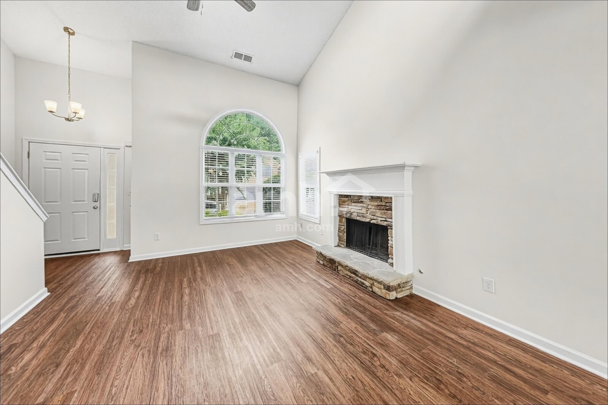 Building Photo - 294 Greystone Cir