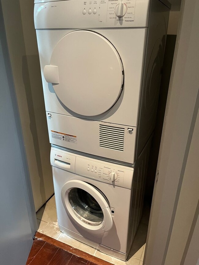 Building Photo - Luxury Penthouse Condo Downtown with Private Patio & Amazing Views Available Now!