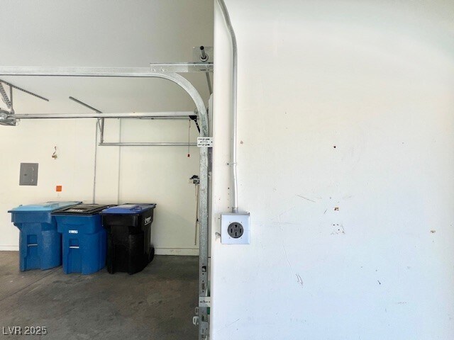 Building Photo - 18 Blue Valley Dr