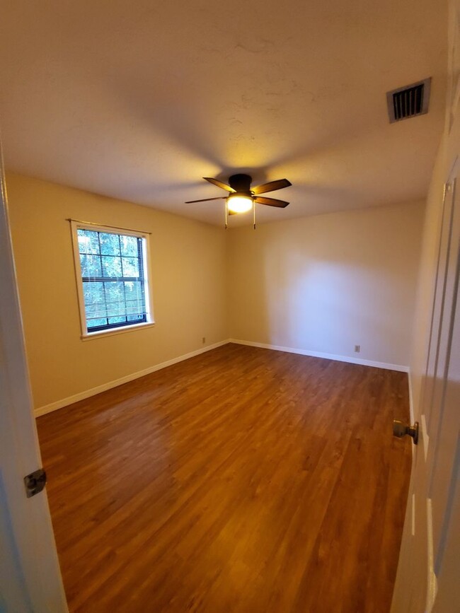 Building Photo - Nokomis, FL 3BR/2BA/2CG SFH in Laurel Pines