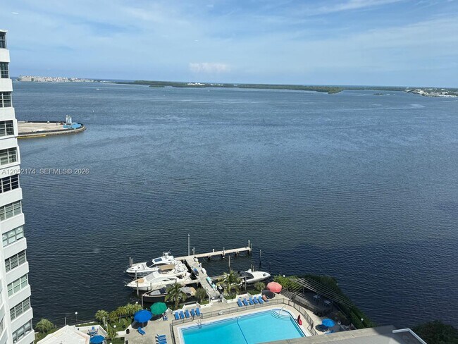 Building Photo - 999 Brickell Bay Dr