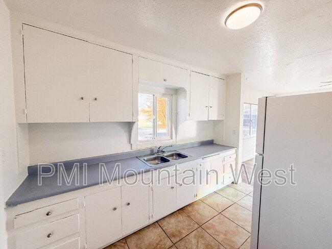 Building Photo - 9068 Main St