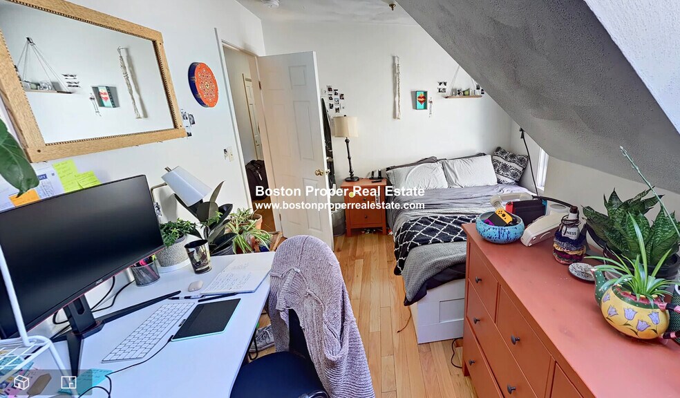 Building Photo - 40 Brainerd Rd