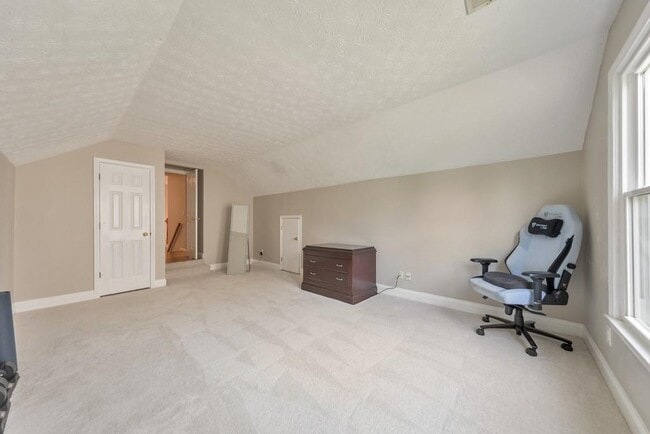 Building Photo - 520 Sonnet Way