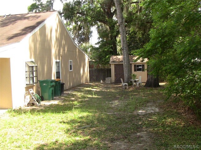 Building Photo - 210 Talmage Ave