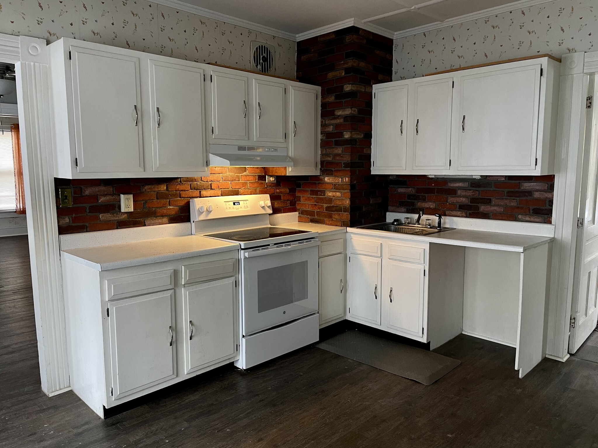 Spacious kitchen - 286 Spring St