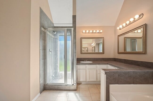 Building Photo - 6903 Foxcroft Ln