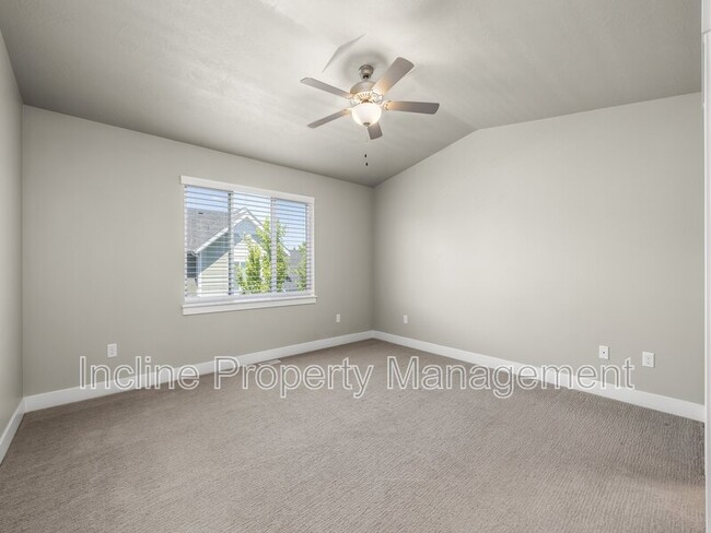 Building Photo - 401 E Corral Creek Dr