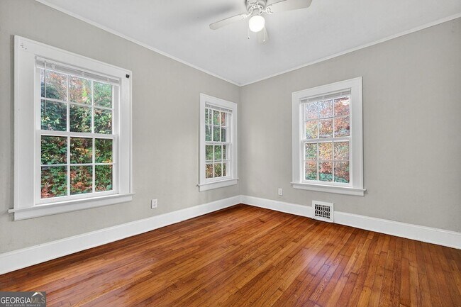 Building Photo - 444 Burlington Rd NE