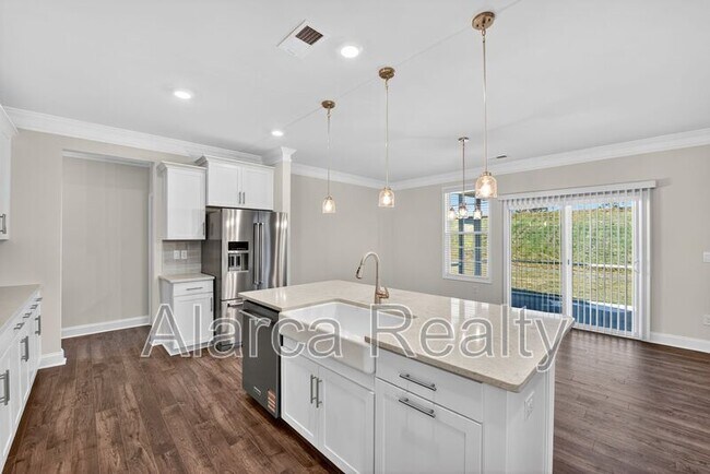 Building Photo - 7172 Sylvan Retreat Dr