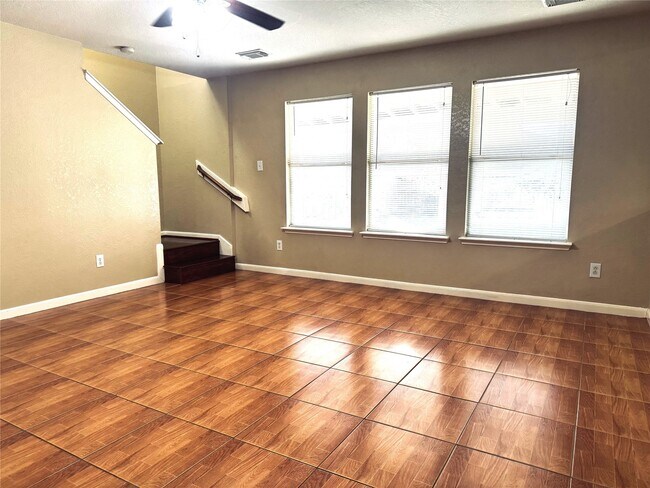 Building Photo - 15711 Western Skies Dr