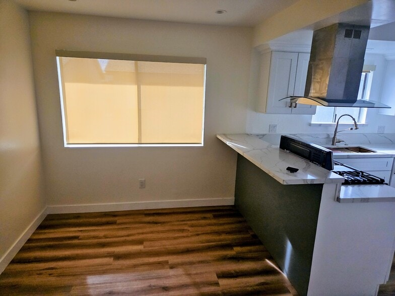 Building Photo - 141 Greentree Ln