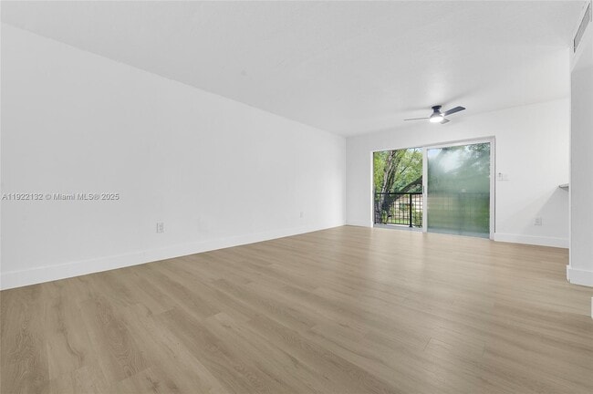 Building Photo - 12101 NE 6th Ave