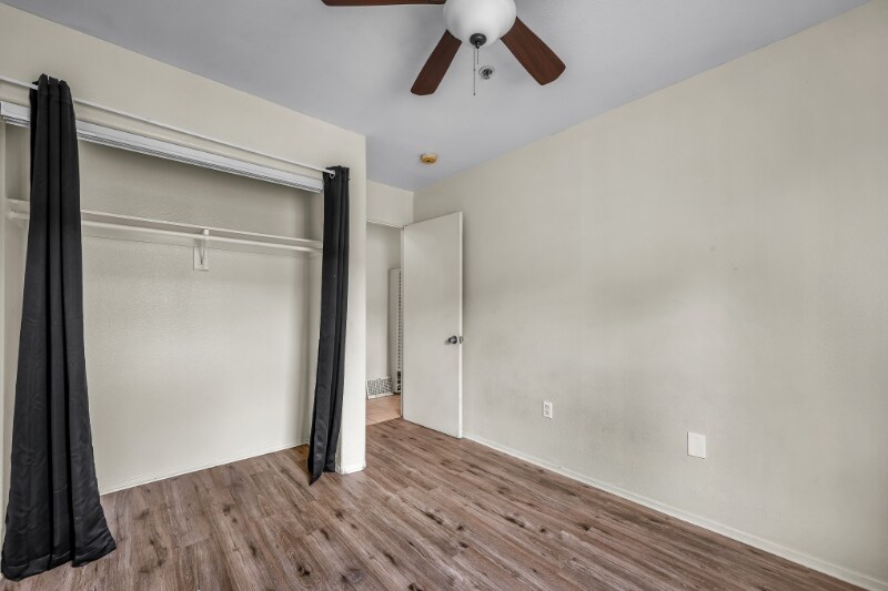 Building Photo - 5231 Huntington Dr