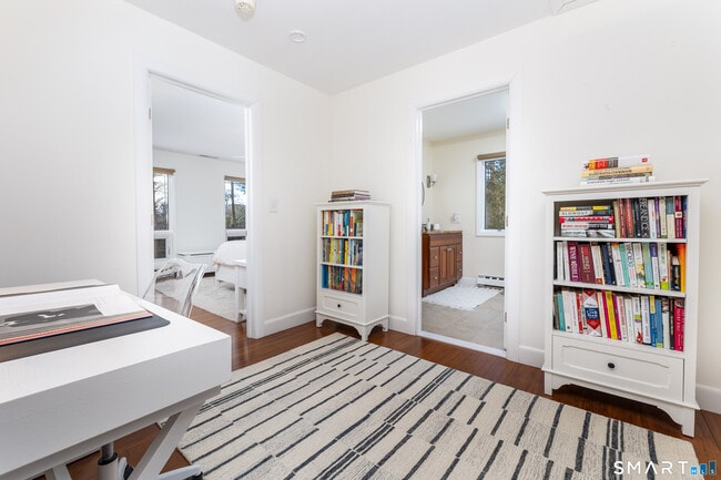 Building Photo - 9 Belshyre Ct