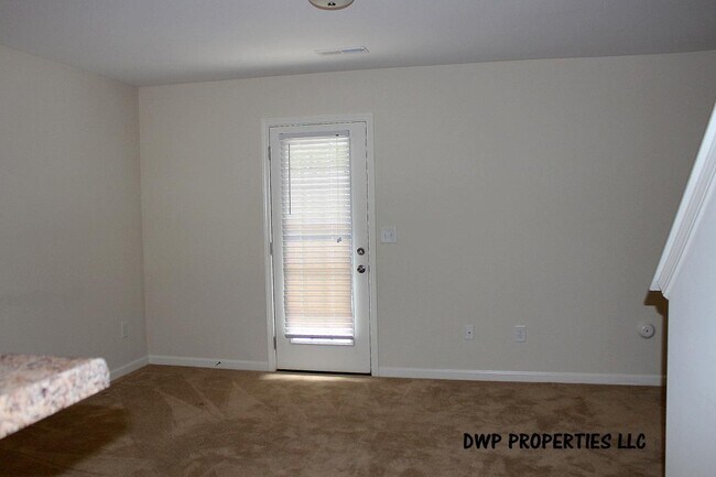 Building Photo - 4245 Youngstown Dr