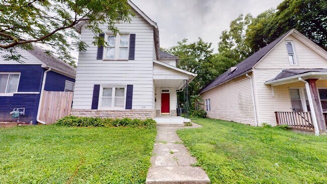 Building Photo - 2528 Deming Ave
