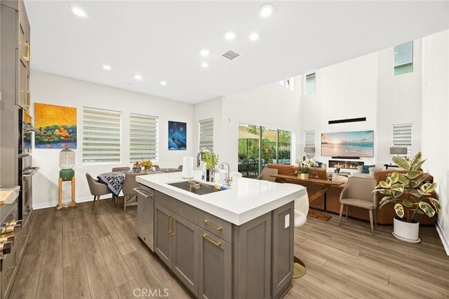 Building Photo - 478 Sycamore Dr