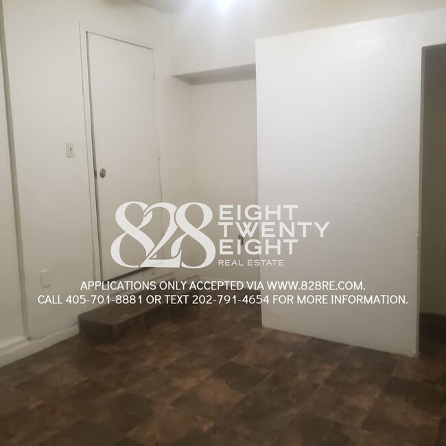 Building Photo - COMING SOON MID-FEBRUARY 2026! 4 bed/1 Bath House with an Awesome Backyard!