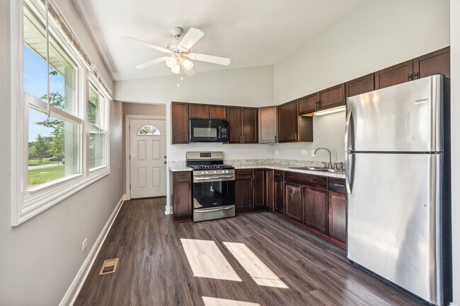 Building Photo - 19338 Beechnut Dr