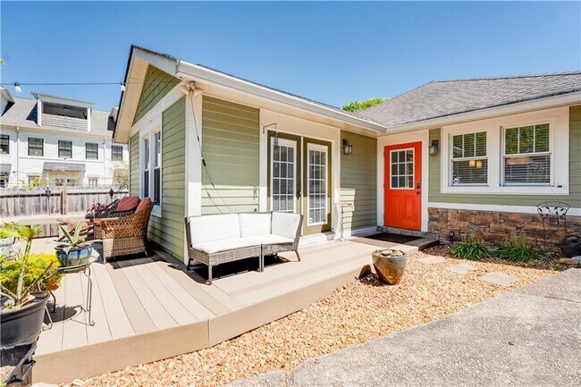 Building Photo - 45 Mortimer St SE