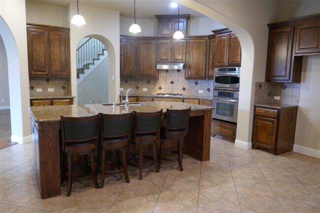 Building Photo - 2537 Windsor Castle Way