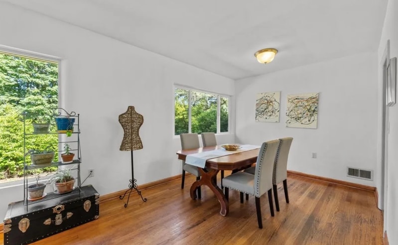 Building Photo - 6930 SW Brier Pl