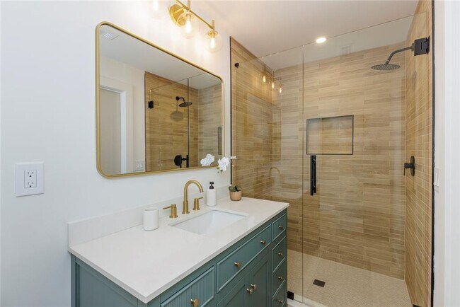 Building Photo - 3026 Brook Dr