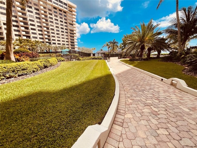 Building Photo - 4900 N Ocean Blvd