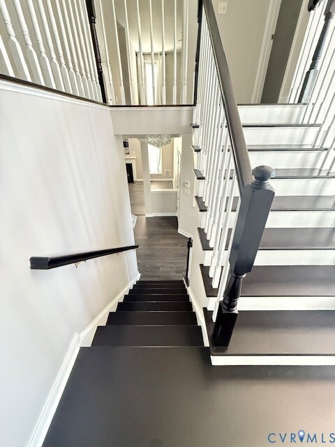 Building Photo - 9379 Roseland Ct