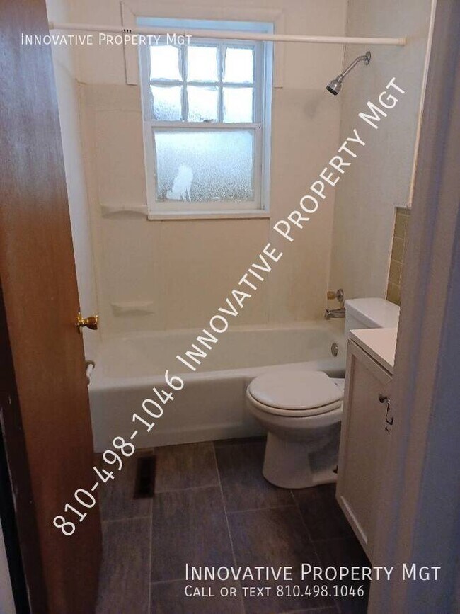 Building Photo - College Cultural 1 bedroom apartment! Most...