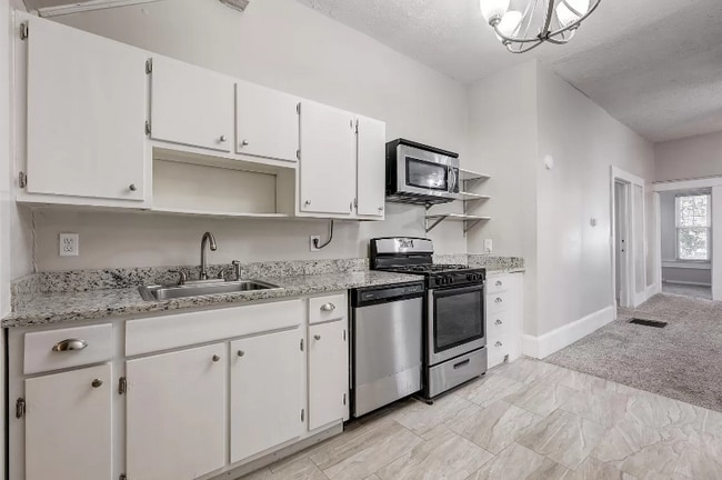 Building Photo - 615 Linwood Ave NE